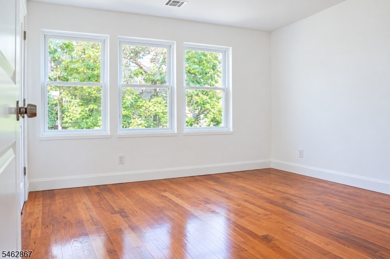 83 Stuyvesant Avenue Newark NJ 07106