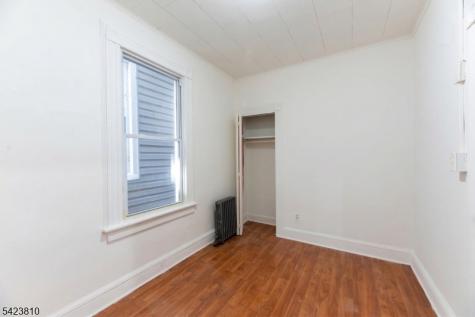 76 N 4th Street Paterson NJ 07522