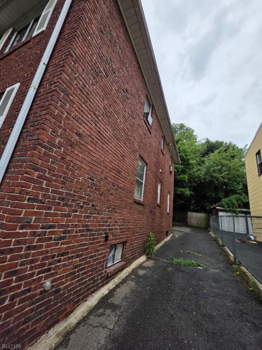 24 Chelsea Avenue East Orange NJ 07018
