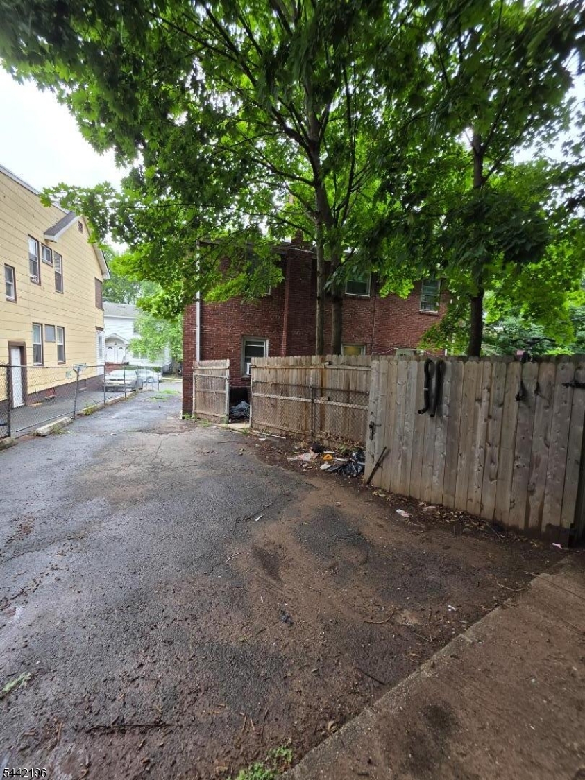 24 Chelsea Avenue East Orange NJ 07018