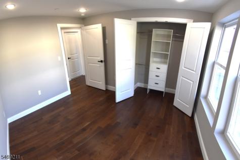 636 S 10th Street Newark NJ 07108