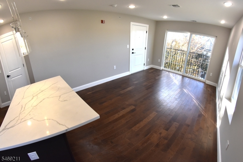 636 S 10th Street Newark NJ 07108