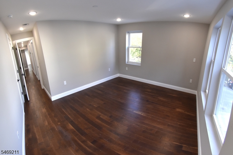 636 S 10th Street Newark NJ 07108