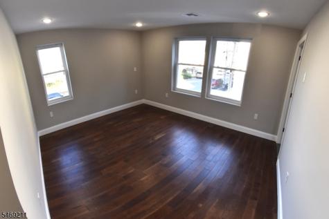 636 S 10th Street Newark NJ 07108