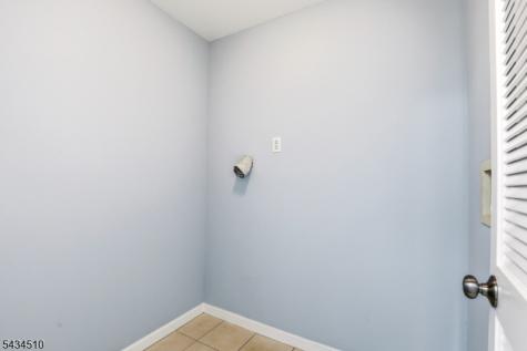 63 Chadwick Avenue Newark NJ 07108
