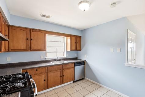 63 Chadwick Avenue Newark NJ 07108