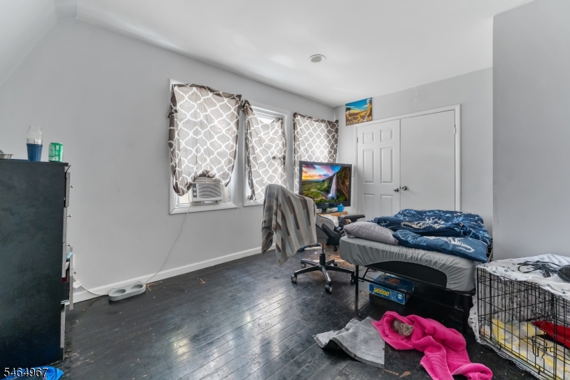 455 4TH Avenue Newark NJ 07107