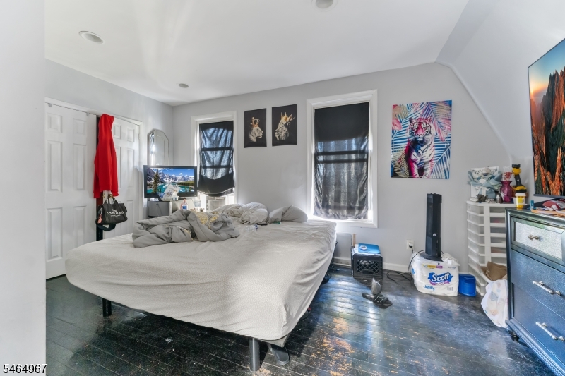455 4TH Avenue Newark NJ 07107