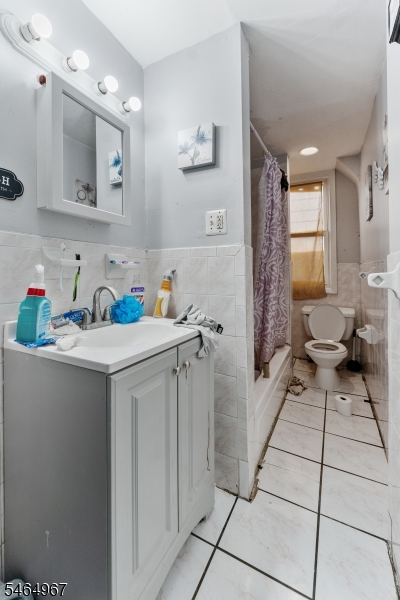 455 4TH Avenue Newark NJ 07107