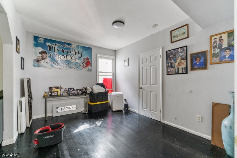 455 4TH Avenue Newark NJ 07107