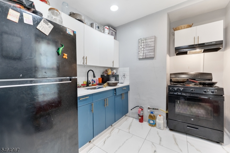 455 4TH Avenue Newark NJ 07107