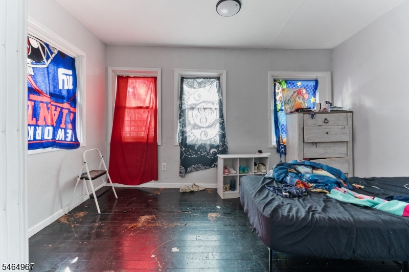 455 4TH Avenue Newark NJ 07107