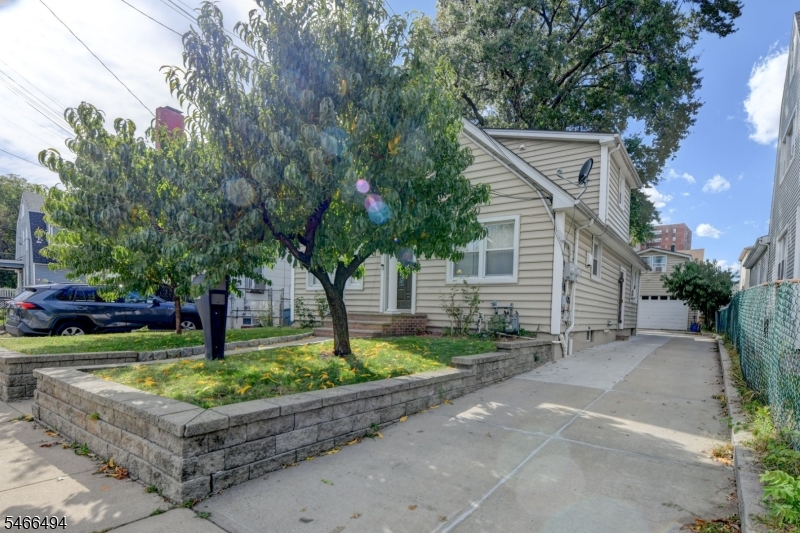 814 Kilsyth Road Elizabeth NJ 07208