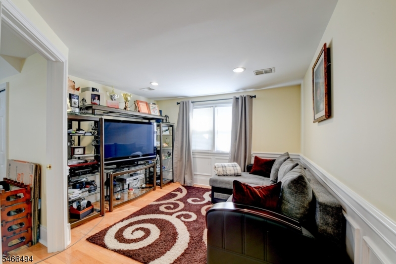 814 Kilsyth Road Elizabeth NJ 07208