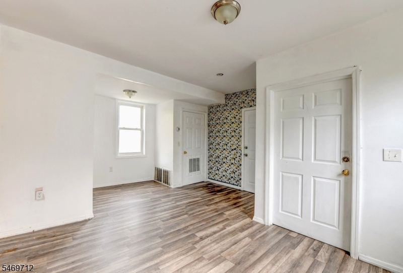439 S 18th Street Newark NJ 07103