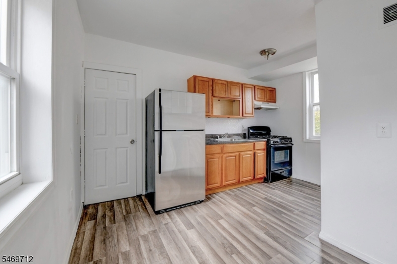 439 S 18th Street Newark NJ 07103
