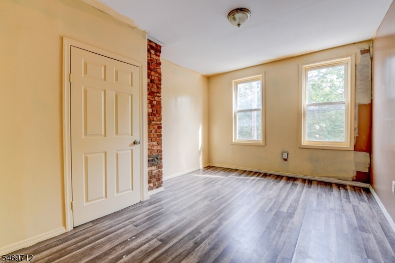 439 S 18th Street Newark NJ 07103