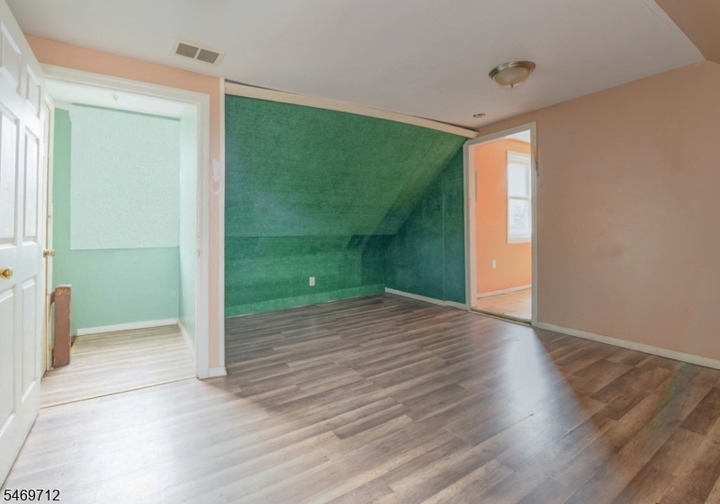 439 S 18th Street Newark NJ 07103