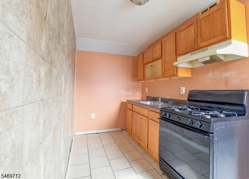 439 S 18th Street Newark NJ 07103