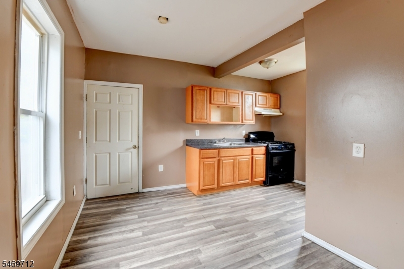 439 S 18th Street Newark NJ 07103