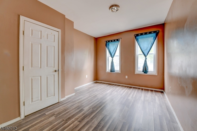 439 S 18th Street Newark NJ 07103