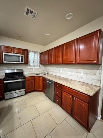 467 Hawthorne Avenue Newark NJ 07112