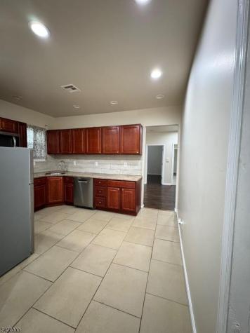 467 Hawthorne Avenue Newark NJ 07112
