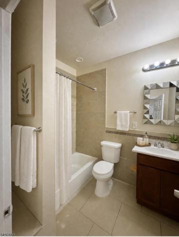 467 Hawthorne Avenue Newark NJ 07112