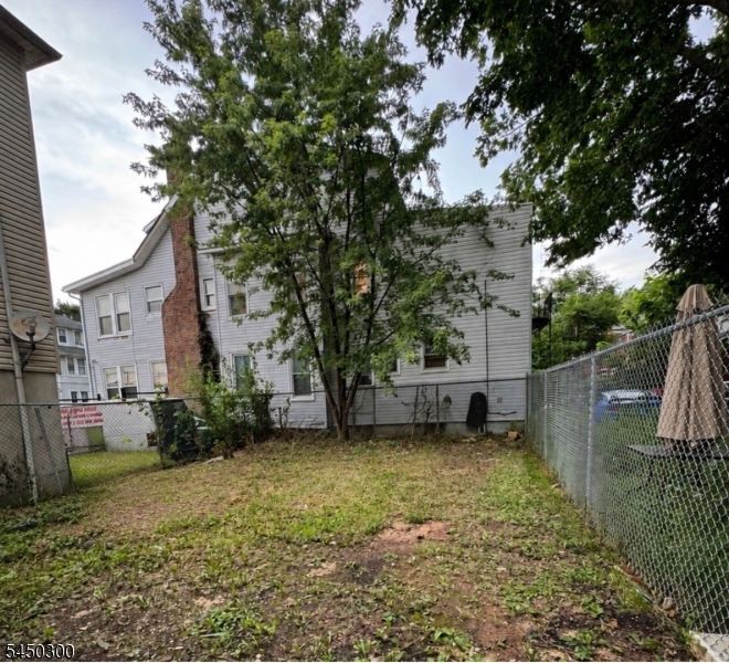 467 Hawthorne Avenue Newark NJ 07112