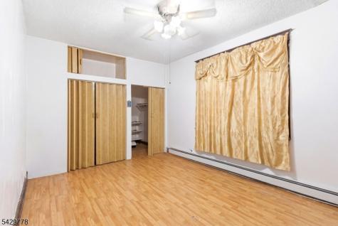 73 Knickerbocker Avenue Paterson NJ 07503