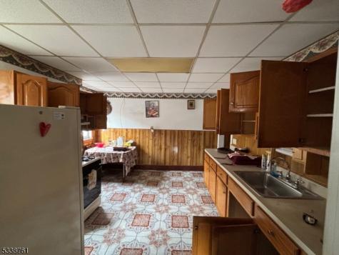 143 Walnut Street Newark NJ 07105