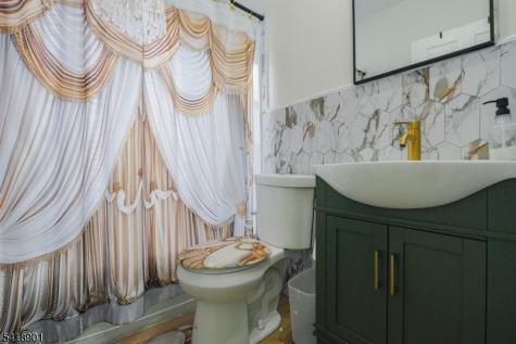 130 Elmwood Avenue East Orange NJ 07018