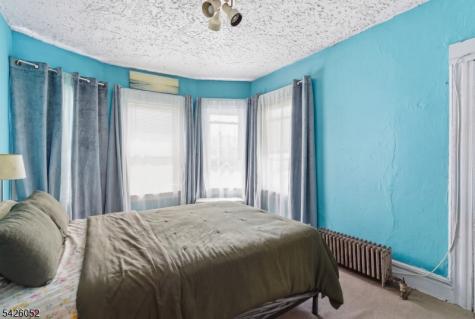 90 Renner Avenue Newark NJ 07112