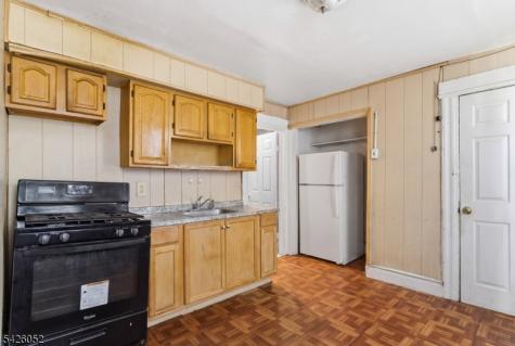 90 Renner Avenue Newark NJ 07112