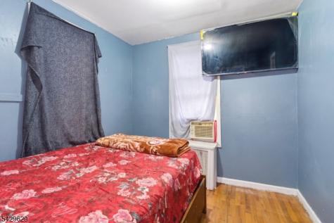 176 Parker Street Newark NJ 07104