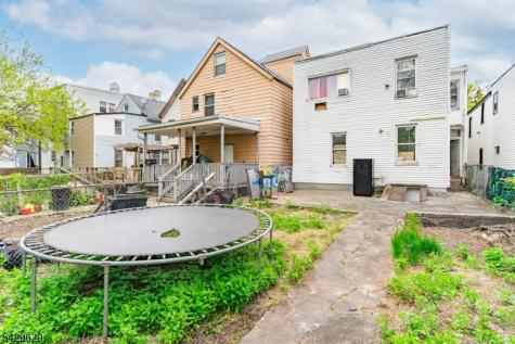 176 Parker Street Newark NJ 07104