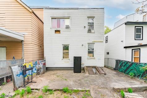 176 Parker Street Newark NJ 07104