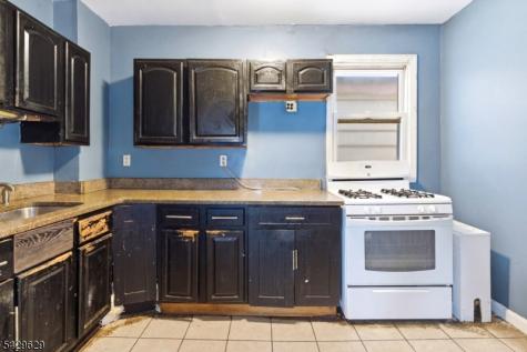 176 Parker Street Newark NJ 07104