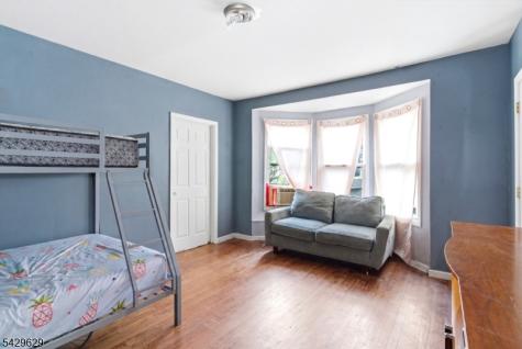 176 Parker Street Newark NJ 07104