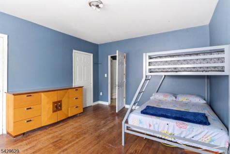 176 Parker Street Newark NJ 07104