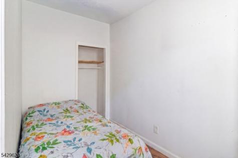 176 Parker Street Newark NJ 07104