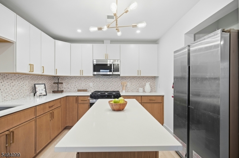 647 S 10th Street Newark NJ 07108