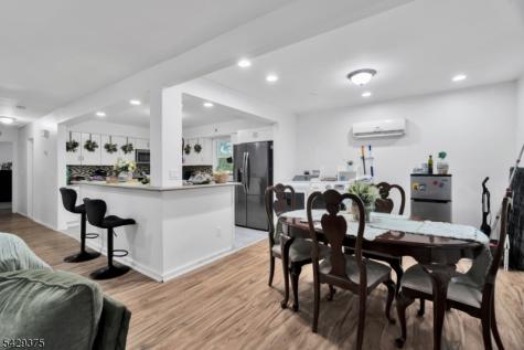 424 Bartlett Street Roselle NJ 07203