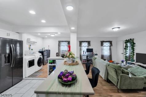 424 Bartlett Street Roselle NJ 07203