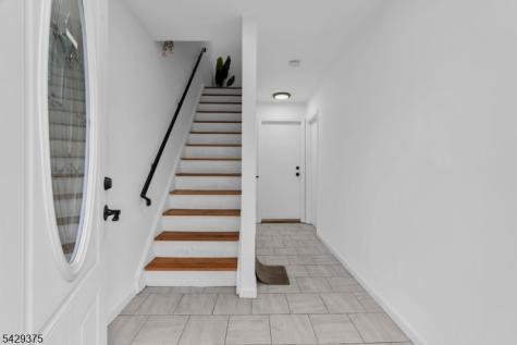 424 Bartlett Street Roselle NJ 07203
