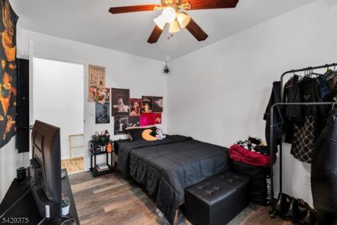 424 Bartlett Street Roselle NJ 07203