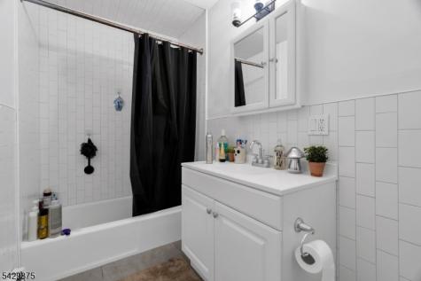 424 Bartlett Street Roselle NJ 07203
