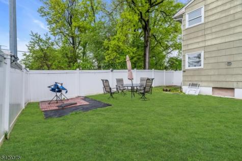 424 Bartlett Street Roselle NJ 07203