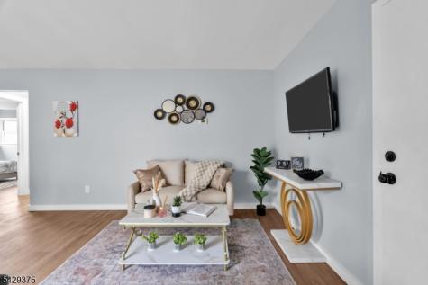 424 Bartlett Street Roselle NJ 07203