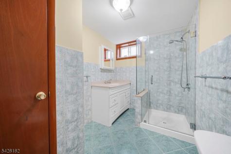 172 Chestnut Street Newark NJ 07105